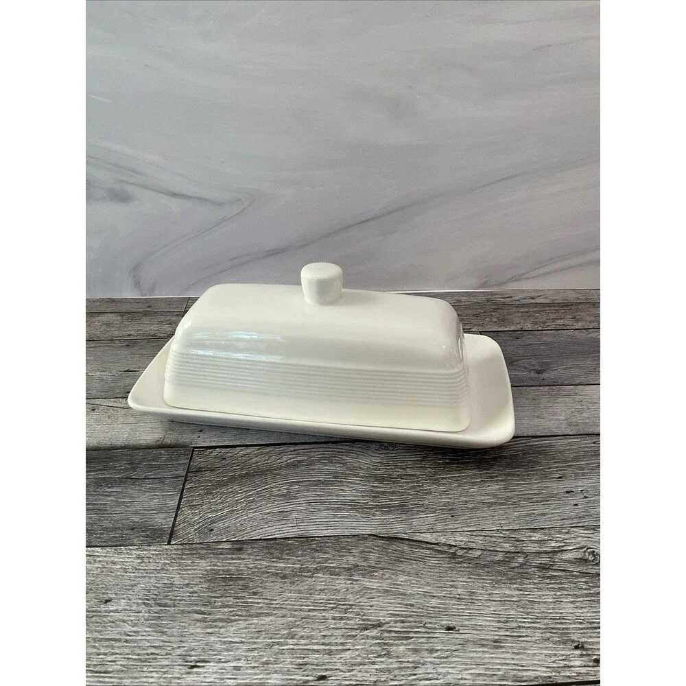 Maison Neuve Ceramic White Butter Dish w/Lid 8 3/8